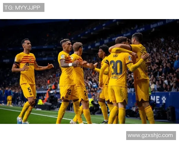 龅牙足球明星的传奇故事与他在绿茵场上的辉煌成就揭秘 龅牙足球明星的传奇故事与他在绿茵场上的辉煌成就揭秘